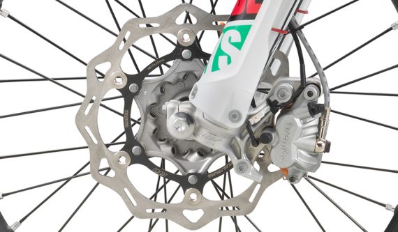 PHO_BIKE_DET_500-EXC-F-SixDays-MY21-Brakes_SALL_AEPI_V1-570x333-1.jpg