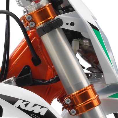 PHO_BIKE_DET_500-EXC-F-SixDays-MY21-TripleClamp_SALL_AEPI_V1.jpg